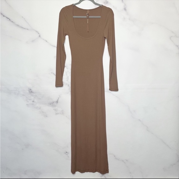 Skims long sleeve dress - Picture 4 of 6